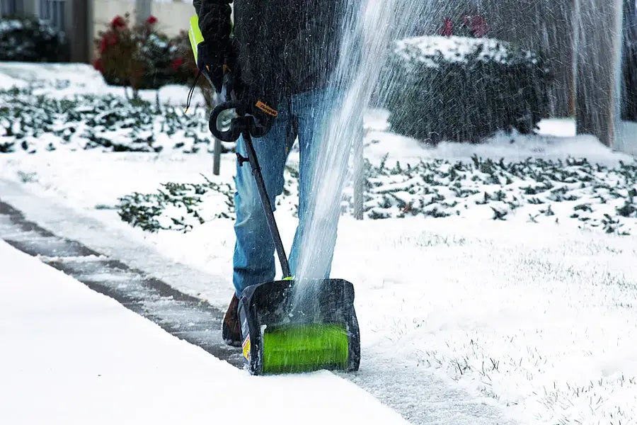 Greenworks - 80V 12” Cordless Brushless Snow Shovel with 2.0 Ah Battery and Rapid Charger - Black/Green