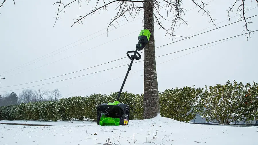 Greenworks - 80V 12” Cordless Brushless Snow Shovel with 2.0 Ah Battery and Rapid Charger - Black/Green